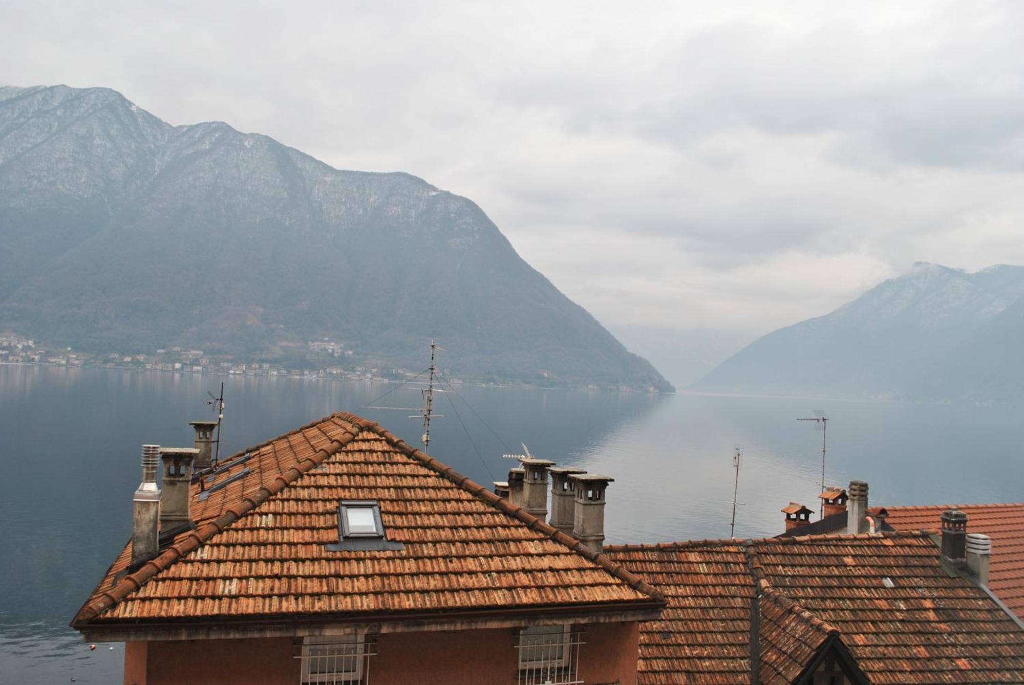 The Romantic Village House - Apartments With Lake View Colonno Экстерьер фото