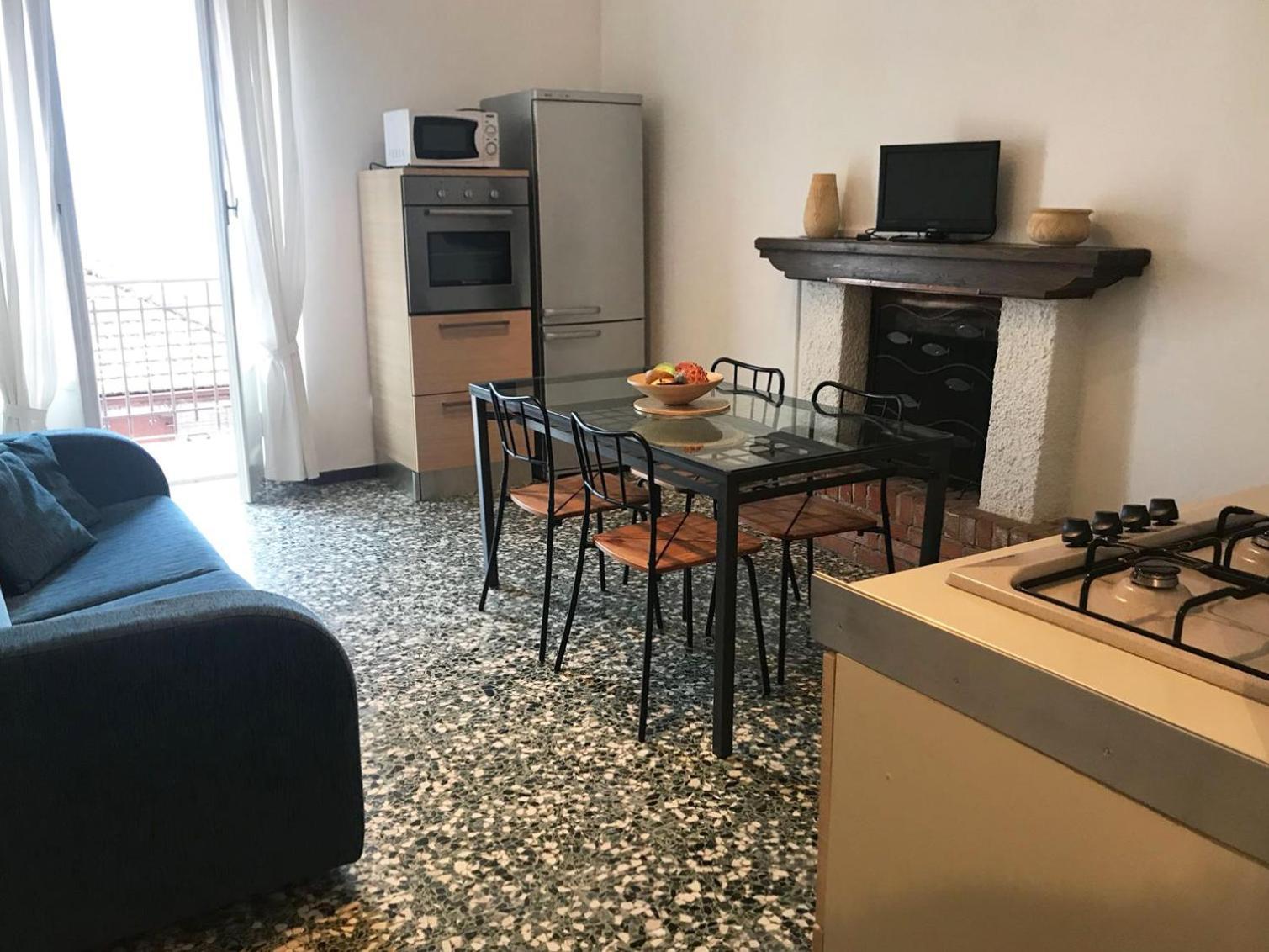 The Romantic Village House - Apartments With Lake View Colonno Экстерьер фото